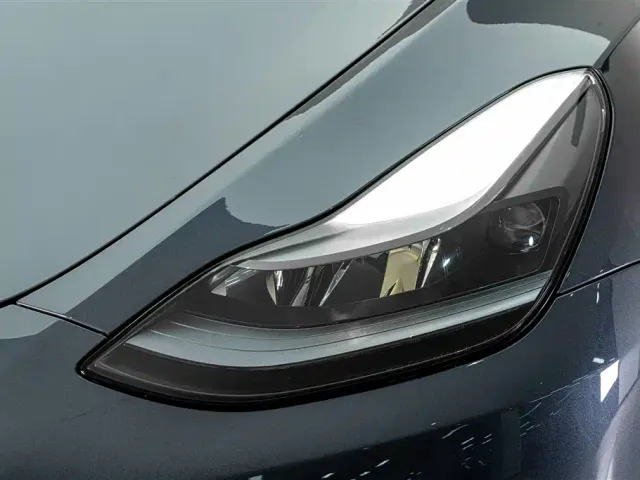 Tesla Model Y — Фото автомобиля 4