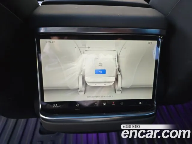 Tesla Model S — Фото автомобиля 12