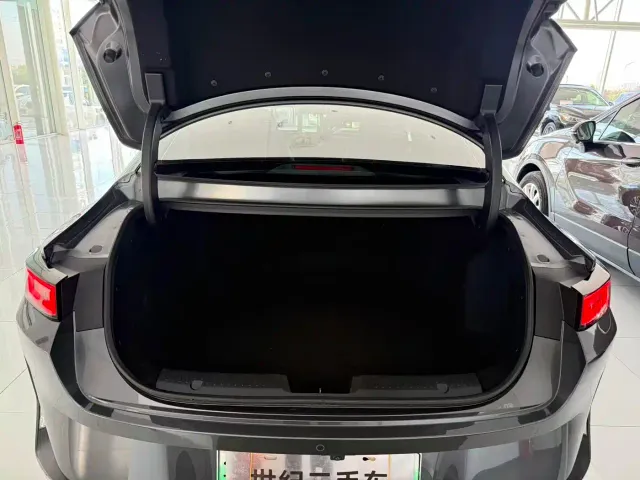 Changan Qiyuan A05 — Фото автомобиля 11