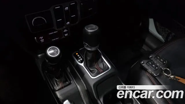 Jeep Wrangler Wrangler (JL) 2.0 Rubicon 4 двери Earl Clear Coat — Фото автомобиля 9