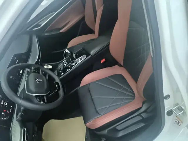 Changan Eado — Фото автомобиля 6