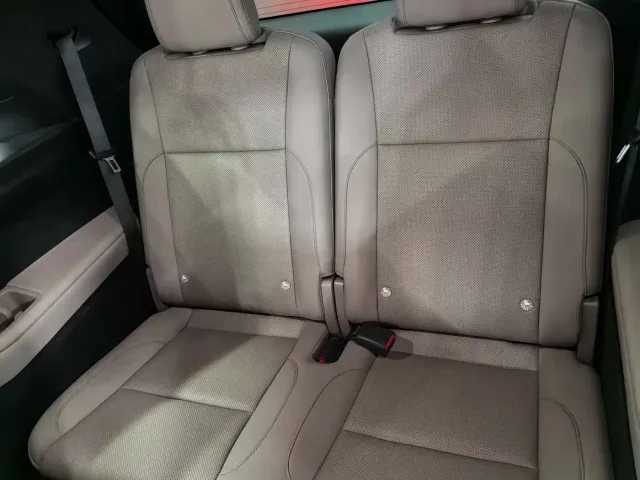 Li Auto L8 — Фото автомобиля 8