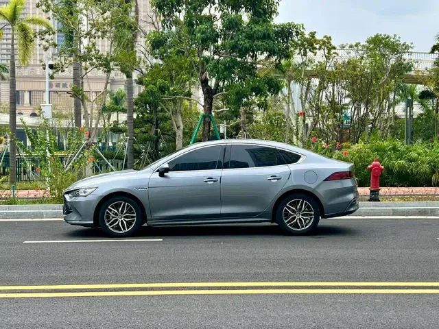 BYD Qin PLUS — Фото автомобиля 3