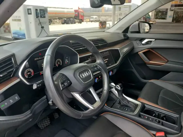 Audi Q3 — Фото автомобиля 11