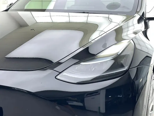 Tesla Model Y 2021 Standard Range Rear-Wheel Drive — Фото автомобиля 2