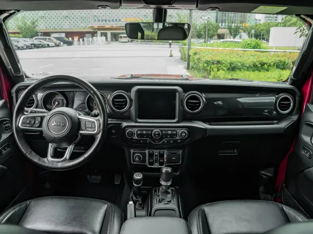 Jeep Wrangler — Фото автомобиля 17