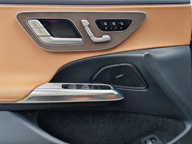 Mercedes-Benz E-Class — Фото автомобиля 7