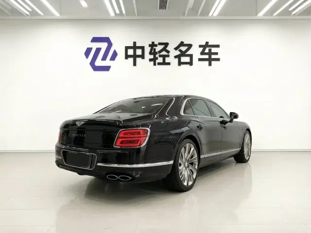 Bentley Flying Spur 2022 4.0T V8 Mulliner — Фото автомобиля 3