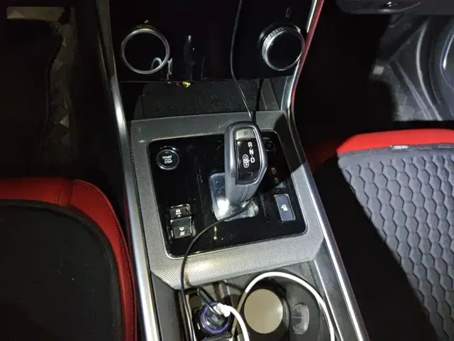 Jaguar XEL — Фото автомобиля 16