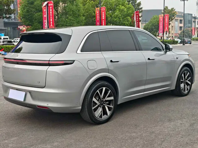 Li Auto L7 — Фото автомобиля 8