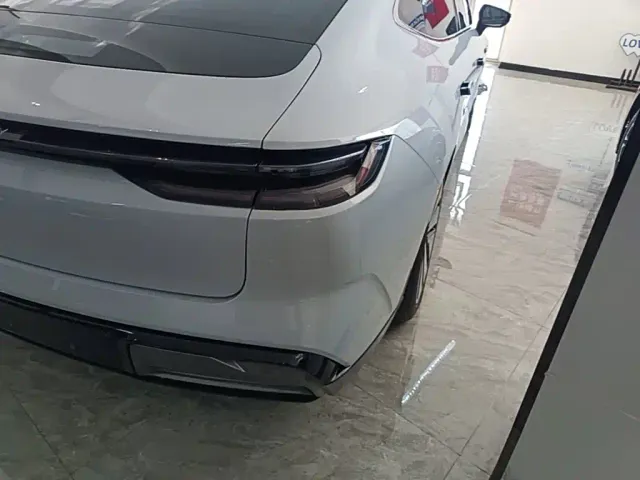 Geely Galaxy E8 — Фото автомобиля 7