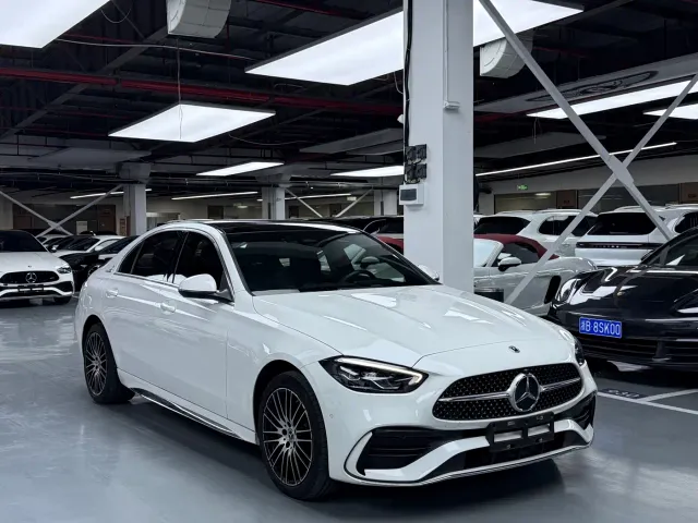 Mercedes-Benz C-Class — Фото автомобиля 3