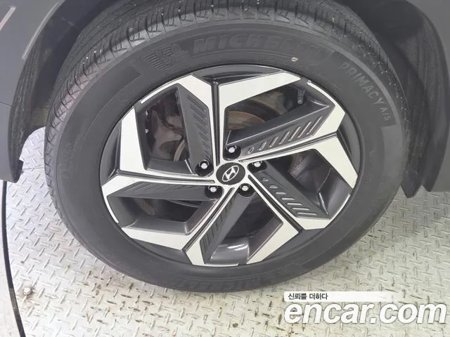 Hyundai Tucson Tucson (NX4) Дизель 2.0 2WD — Фото автомобиля 17