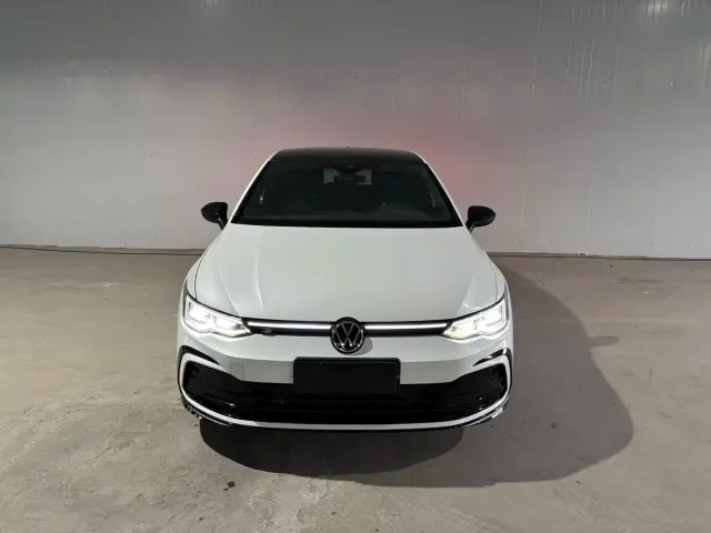 Volkswagen Golf — Фото автомобиля 3