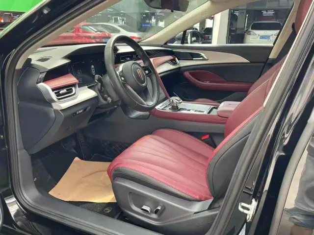 Hongqi H5 — Фото автомобиля 4