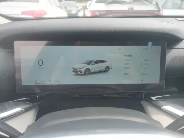 Geely Galaxy Stellar 6 — Фото автомобиля 7