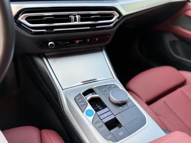 BMW i4 — Фото автомобиля 7