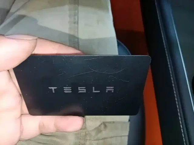 Tesla Model Y — Фото автомобиля 8