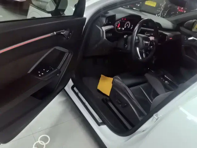 Audi Q3 — Фото автомобиля 14