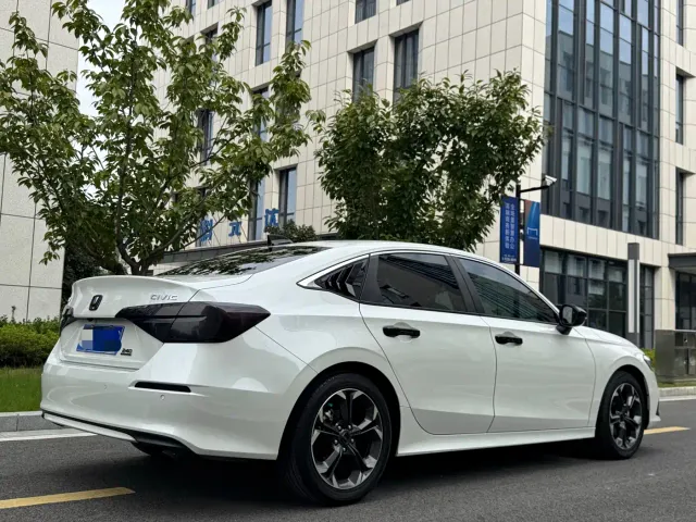 Honda Civic — Фото автомобиля 3