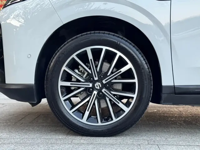 Leapmotor B10 — Фото автомобиля 23