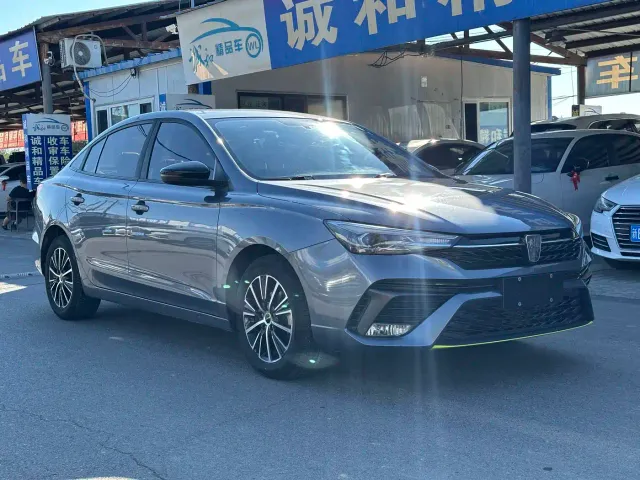 Roewe i5 — Фото автомобиля 3