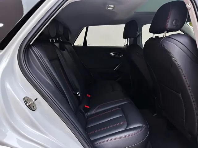 Audi Q2L — Фото автомобиля 14