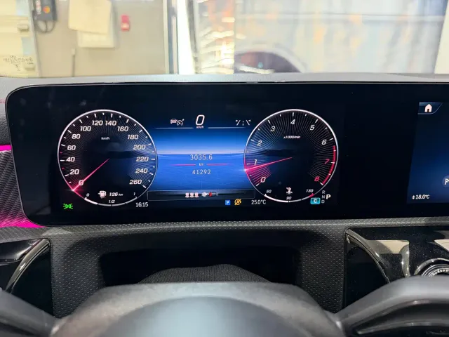 Mercedes-Benz A-Class — Фото автомобиля 11
