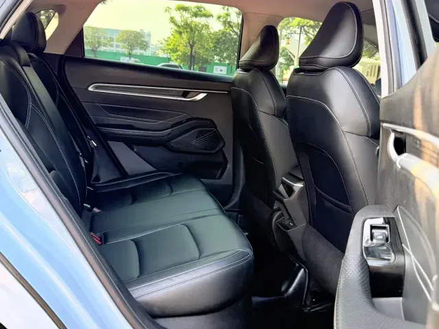 Geely Emgrand — Фото автомобиля 18