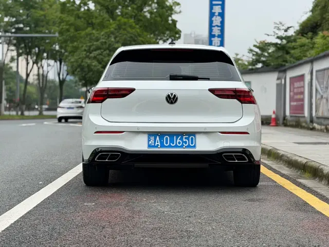 Volkswagen Golf — Фото автомобиля 5