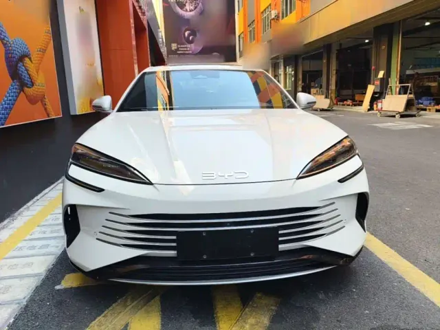 BYD Seal 07 DM-i — Фото автомобиля 2