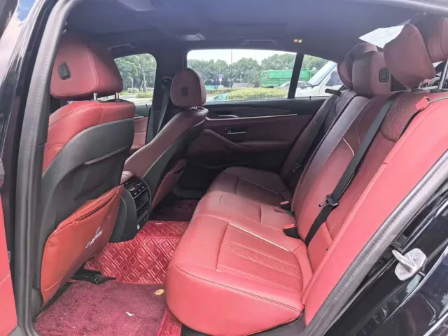 BMW 5 Series — Фото автомобиля 5