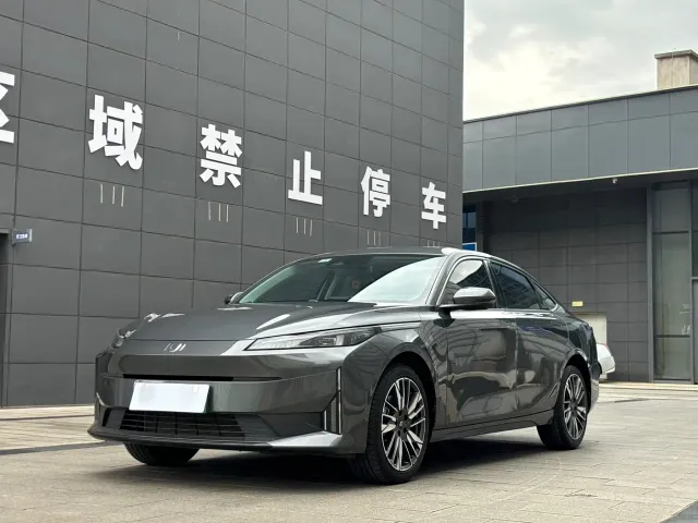 Фотография автомобиля — Changan Qiyuan A05