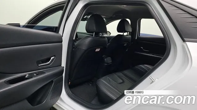 Hyundai Avante CN7 — Фото автомобиля 11