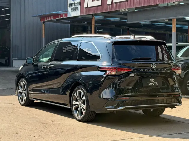 Toyota Granvia — Фото автомобиля 4