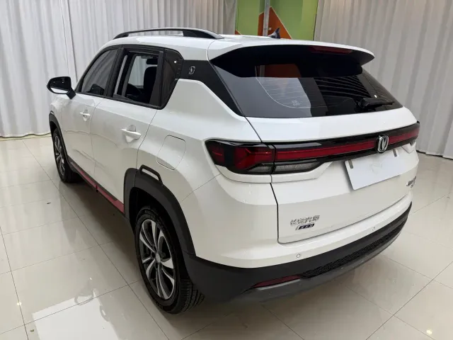 Changan CS35 Plus — Фото автомобиля 6