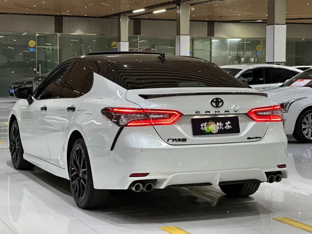 Toyota Camry — Фото автомобиля 16