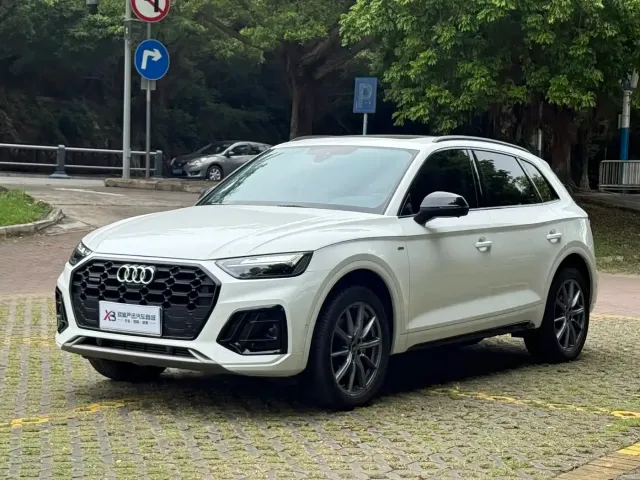 Фотография автомобиля — Audi Q5L