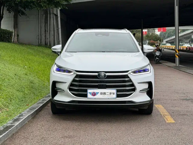 BYD Tang — Фото автомобиля 2