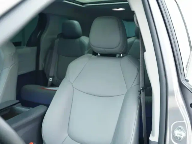 Toyota Granvia — Фото автомобиля 12