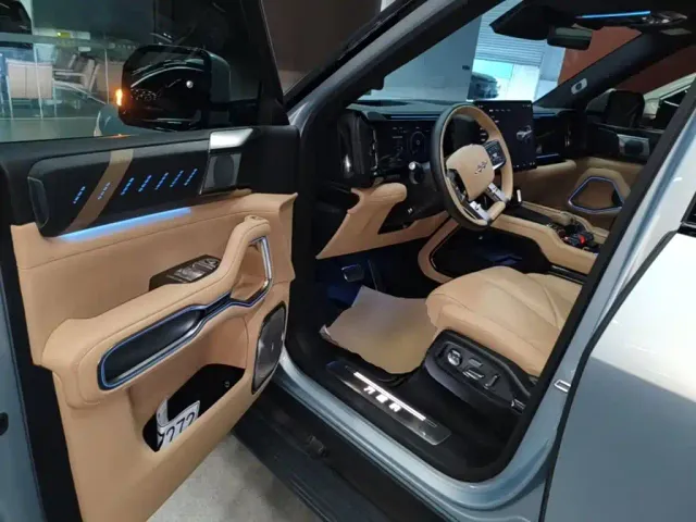 BYD FangChengBao Leopard 8 — Фото автомобиля 15