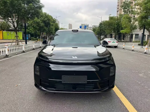 Li Auto L6 — Фото автомобиля 2