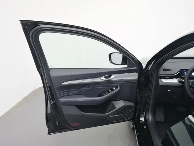 Geely Xingrui — Фото автомобиля 8