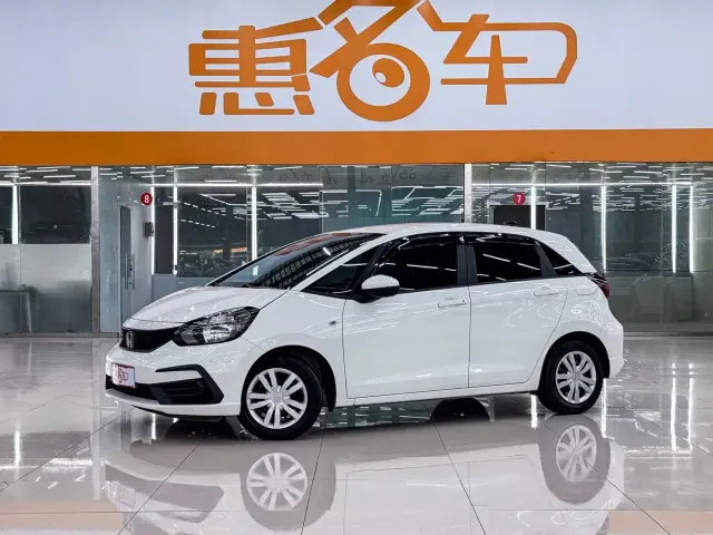 Honda Fit — Фото автомобиля 3