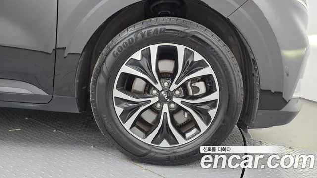 Kia Carnival Generation 4 — Фото автомобиля 6