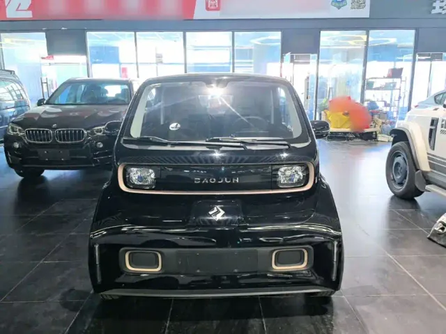 Baojun KiWi EV — Фото автомобиля 2