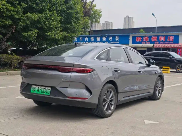 BYD Qin L — Фото автомобиля 17