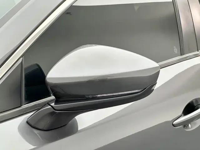 Mazda Axela — Фото автомобиля 26