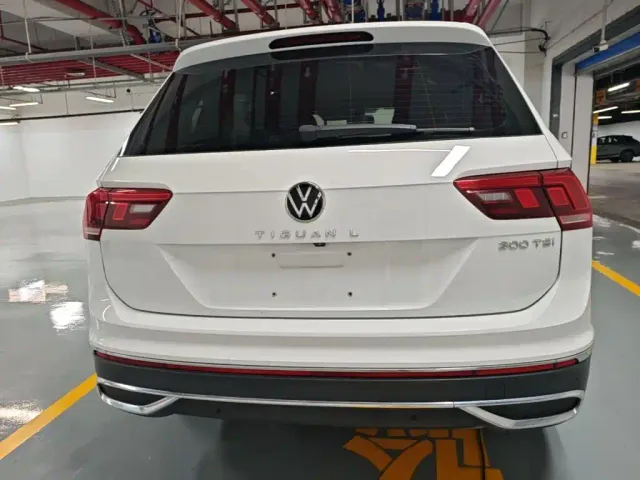 Volkswagen Tiguan L — Фото автомобиля 5