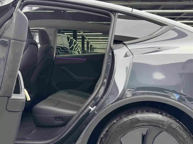 Tesla Model Y — Фото автомобиля 9